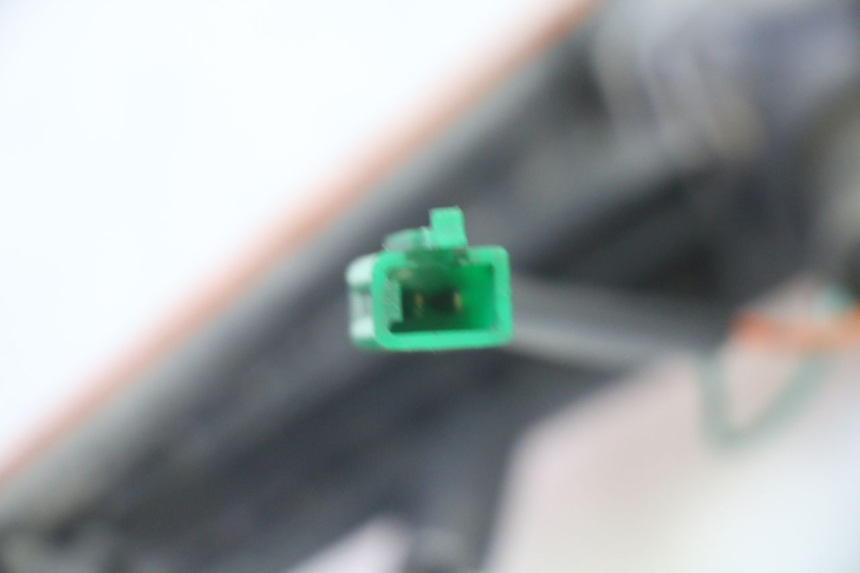 photo de INTERMITENTE DELANTERO IZQUIERDO HONDA SCV LEAD 100 (2003 - 2007)