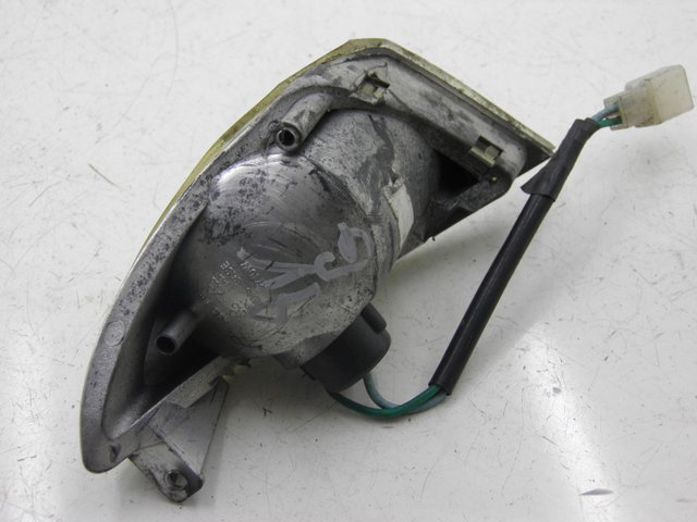 photo de DELANTERO IZQUIERDO INTERMITENTE SYM MIO 50 (2005 - 2010)