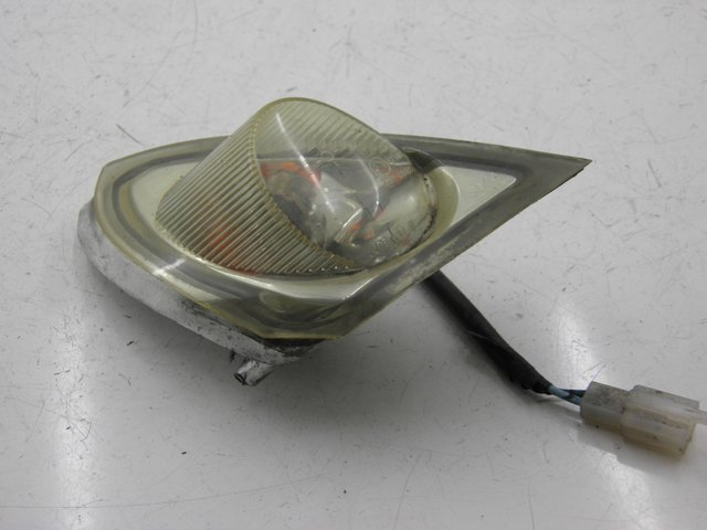 photo de DELANTERO IZQUIERDO INTERMITENTE SYM MIO 50 (2005 - 2010)