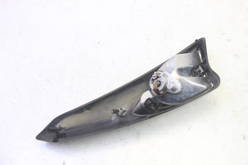 photo de INTERMITENTE DELANTERO IZQUIERDO PIAGGIO XEVO - X EVO 125 (2007 - 2016) - Detalles de los puntos de fijación