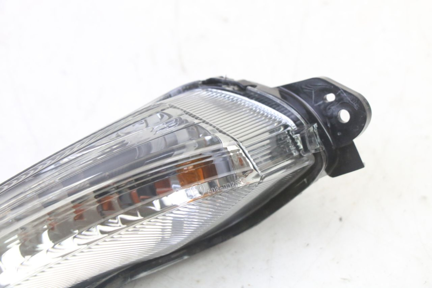 photo de DELANTERO IZQUIERDO INTERMITENTE YAMAHA XMAX X-MAX 125 (2021 - 2025)