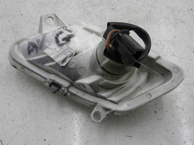 photo de INTERMITENTE DELANTERO IZQUIERDO YAMAHA XMAX X-MAX 125 (2006 - 2009)