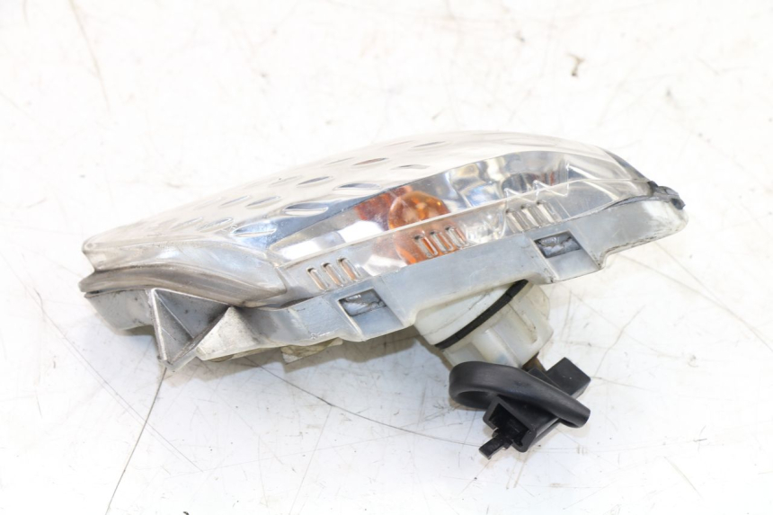 photo de INTERMITENTE DELANTERO IZQUIERDO YAMAHA XMAX X-MAX 125 (2006 - 2009)