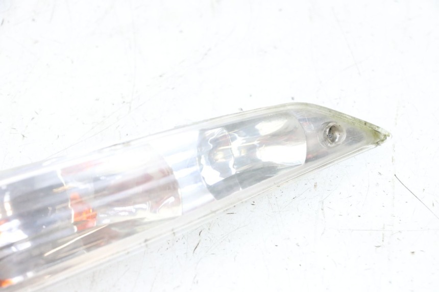 photo de INTERMITENTE DELANTERO IZQUIERDO PIAGGIO ZIP 2T 50 (2009 - 2019) - Características distintivas