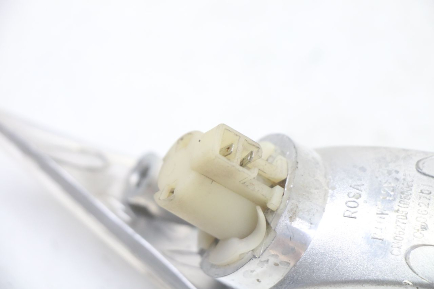 photo de DELANTERO IZQUIERDO INTERMITENTE PIAGGIO ZIP 4T 50 (2018 - 2020) - Detalles de los puntos de fijación