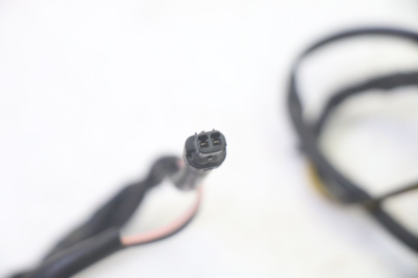 photo de DELANTERO INTERMITENTE PIAGGIO MP3 RL 250 (2007 - 2010) - Estado de la superficie y material