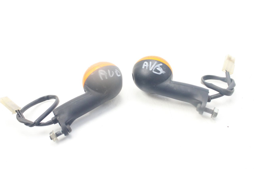 photo de INTERMITENTE DELANTERO PEUGEOT LUDIX SNAKE 2T 50 (2004 - 2014)