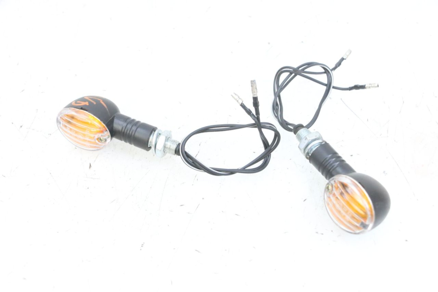 photo de INTERMITENTE DELANTERO DAELIM VJ ROADWIN FI 125 (2008 - 2017) - Otra perspectiva