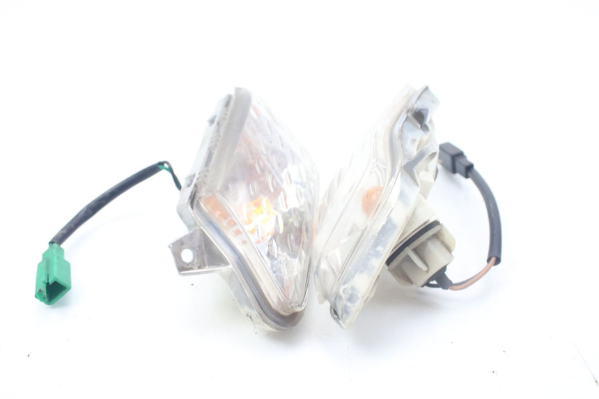 photo de INTERMITENTE DELANTERO YAMAHA XMAX X-MAX 125 (2006 - 2009)
