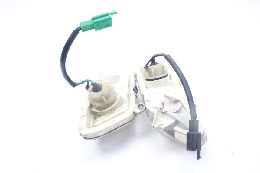 photo de INTERMITENTE DELANTERO YAMAHA XMAX X-MAX 125 (2006 - 2009)