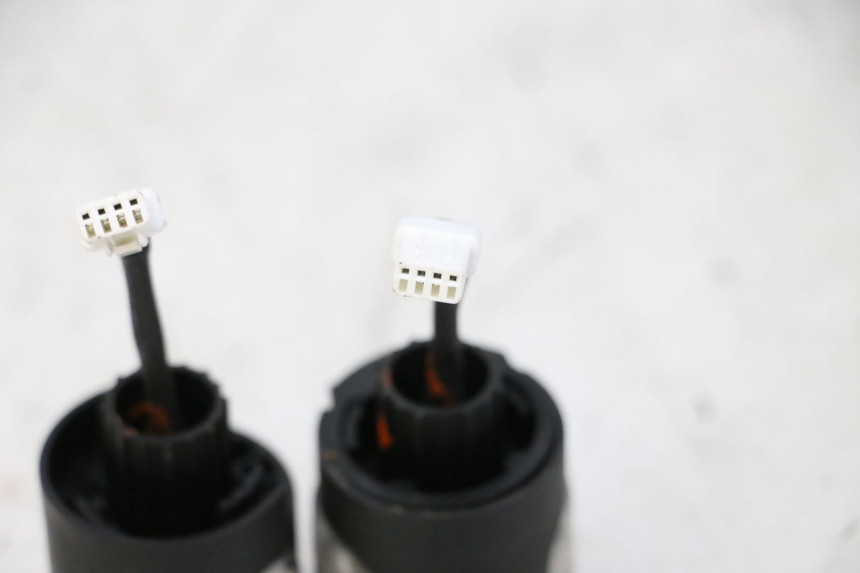 photo de DELANTERO INTERMITENTE SEGWAY NINEBOT ZT3 PRO 1