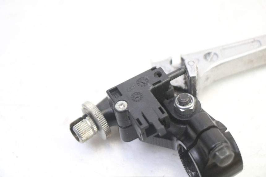 photo de SOPORTE MANETA EMBRAGUE SUZUKI GSR 750 (2011 - 2017)