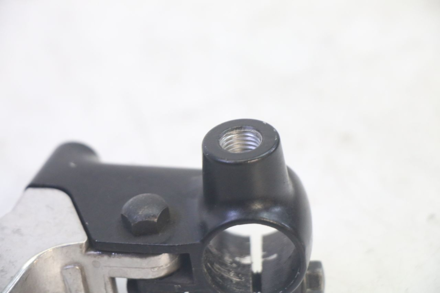 photo de SOPORTE MANETA EMBRAGUE YAMAHA TDM ABS 900 (2002 - 2014) - Otra perspectiva
