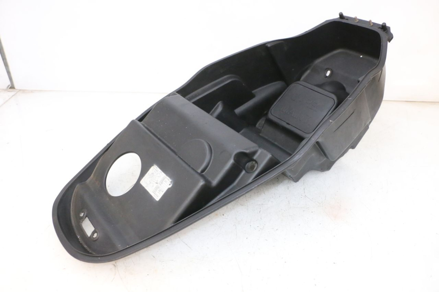 photo de ASIENTO COFRE KYMCO AGILITY CITY 4T 50 (2008 - 2016) - Primer plano técnico