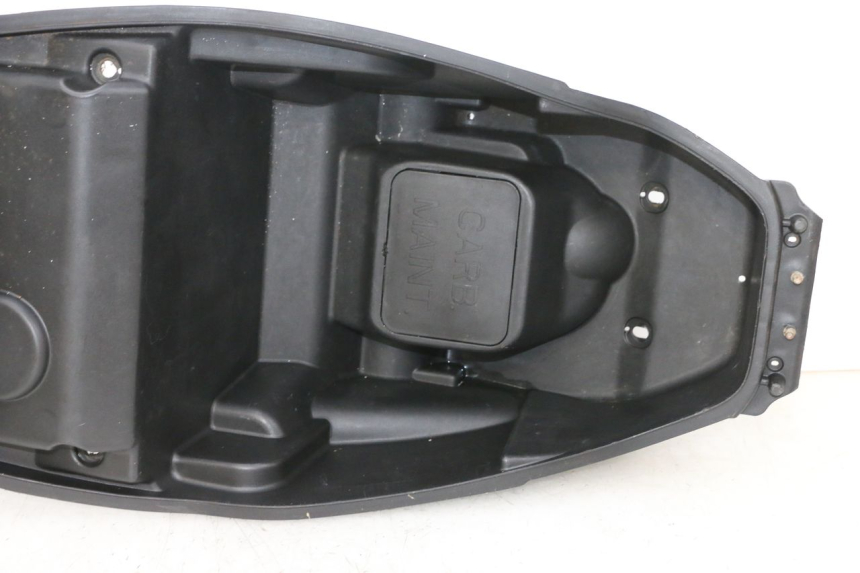photo de ASIENTO COFRE KYMCO AGILITY CITY 4T 50 (2008 - 2016) - Estado de la superficie y material