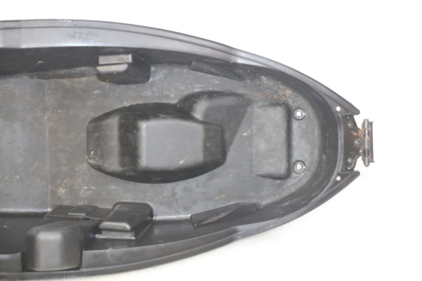 photo de ASIENTO DE ALMACENAMIENTO PEUGEOT CITYSTAR 2T 50 (2018 - 2021) - Estado de la superficie y material