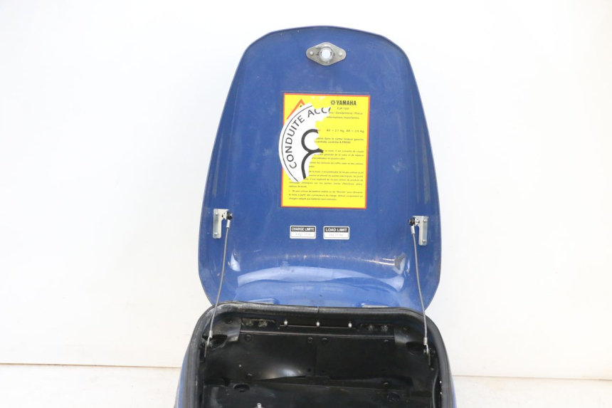 photo de ASIENTO DE ALMACENAMIENTO YAMAHA FJR ABS 1300 (2006 - 2012) - Primer plano técnico