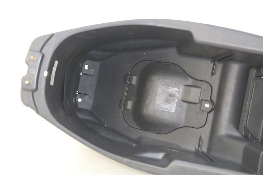 photo de CAJA DEL ASIENTO HONDA BALI EX 100 (1996 - 2000)
