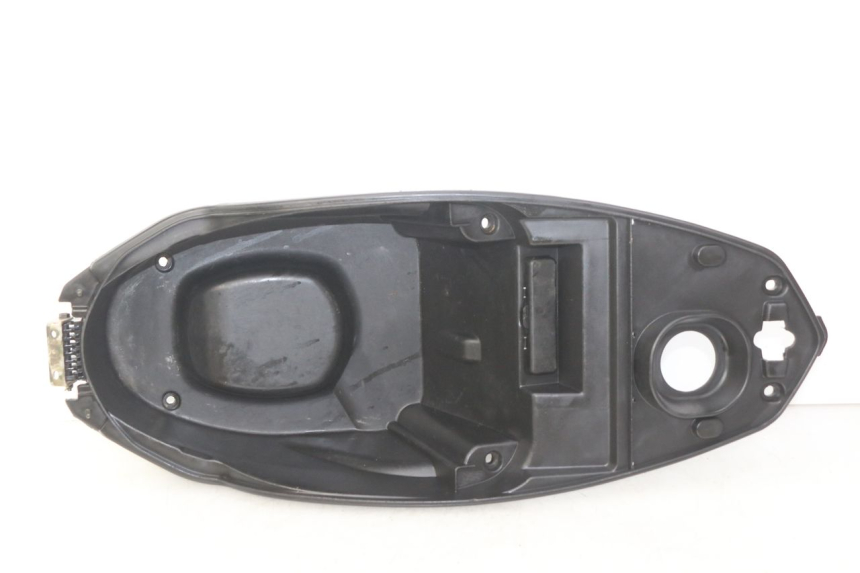 photo de CAJA DEL ASIENTO PEUGEOT KISBEE 4T 50 (2010 - 2017)