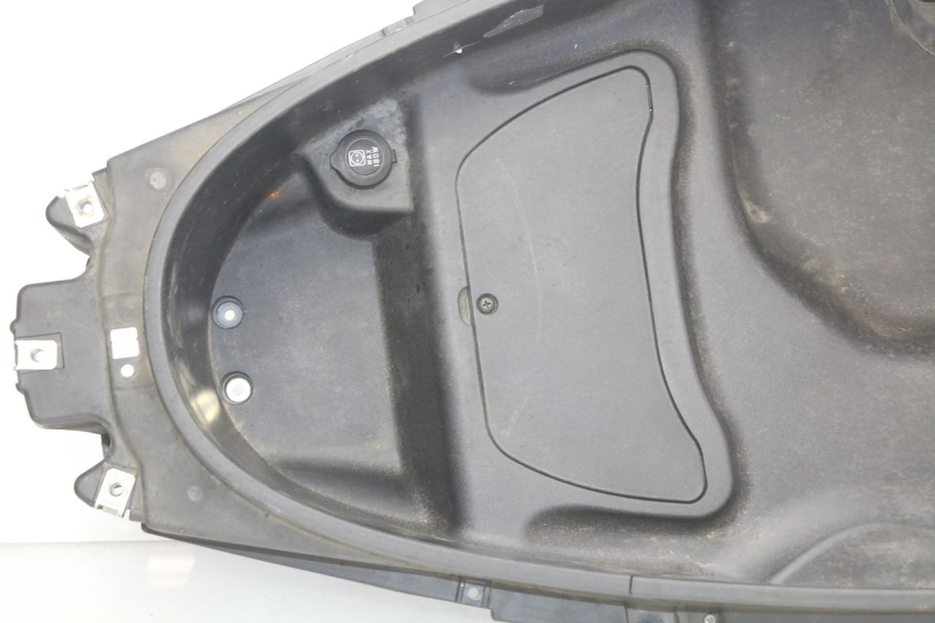 photo de CAJA DEL ASIENTO PIAGGIO MP3 500 (2011 - 2015)