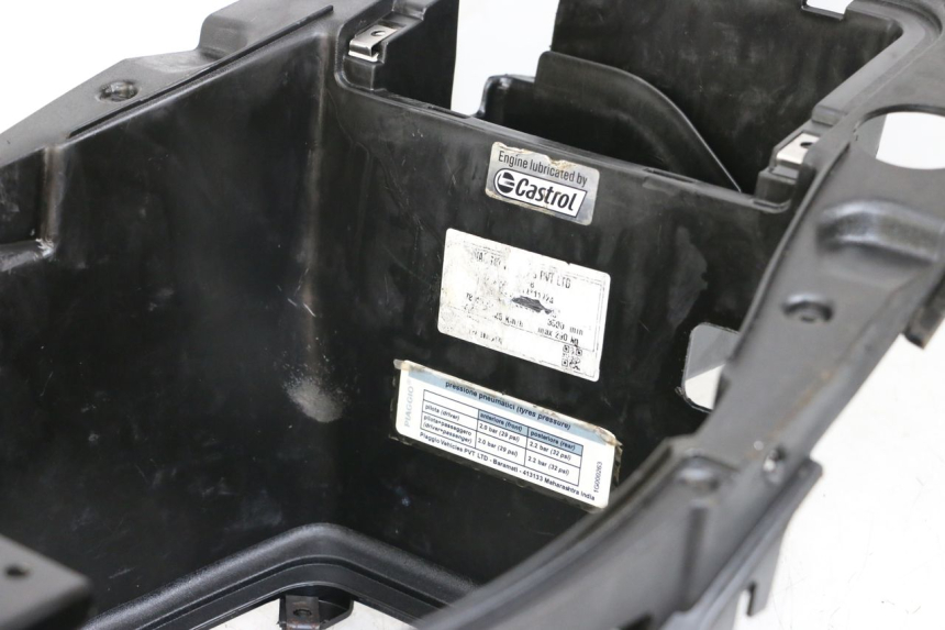 photo de ASIENTO DE ALMACENAMIENTO PIAGGIO NEW TYPHOON 50 (2018 - 2021)