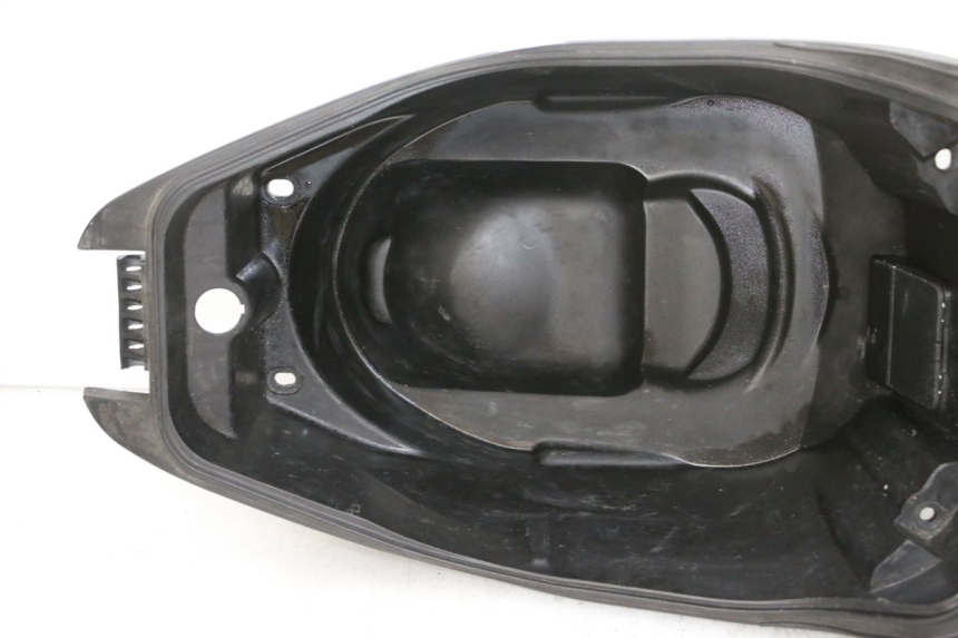 photo de ASIENTO COFRE PEUGEOT SPEEDFIGHT 4 4T EFI 50 (2021 - 2025) - Marcados y referencias originales
