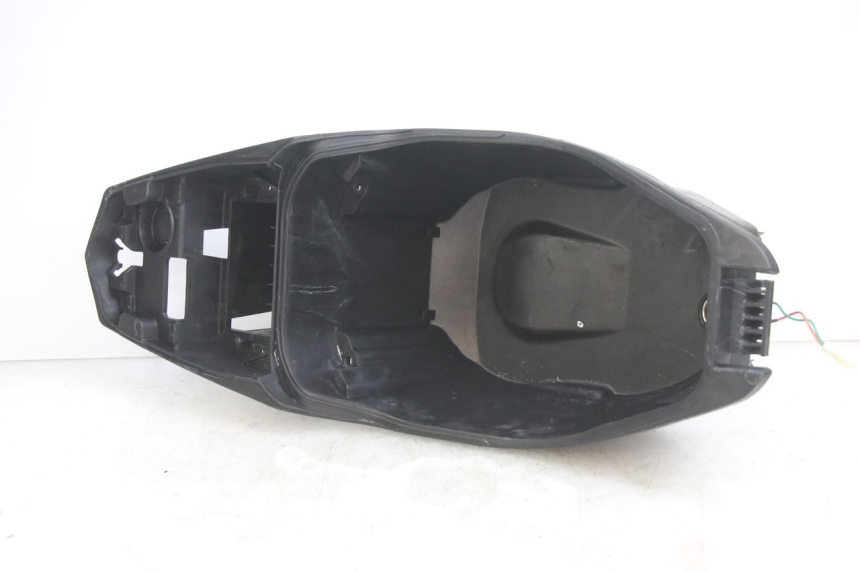 photo de CAJA DEL ASIENTO PEUGEOT SPEEDFIGHT 4 4T 50 (2015 - 2019)