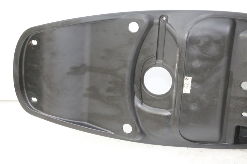 photo de ASIENTO COFRE PEUGEOT TWEET PRO CARGO 50 (2018 - 2020) - Detalles de los puntos de fijación