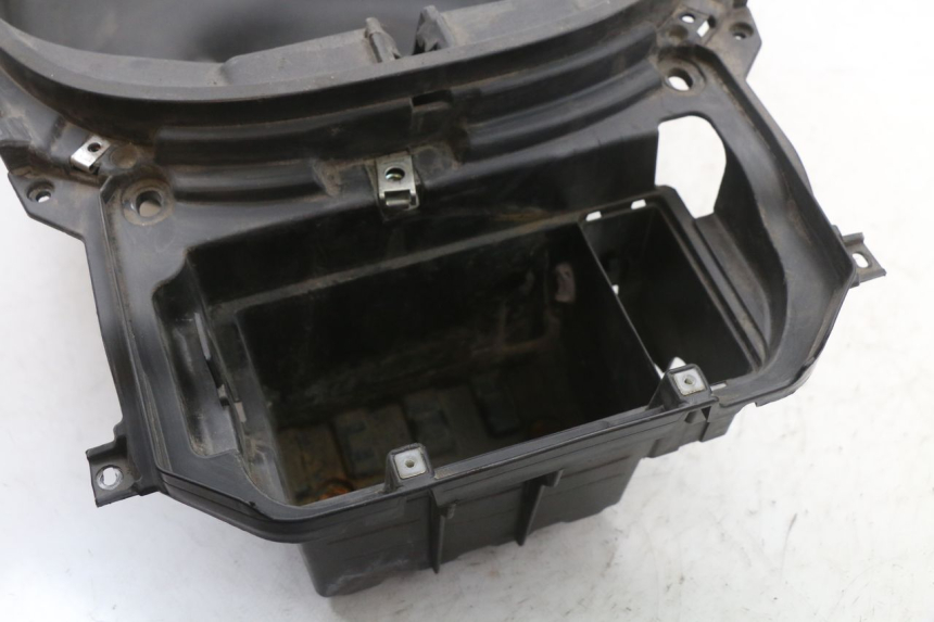 photo de CAJA DEL ASIENTO PIAGGIO X10 125 (2012 - 2017)