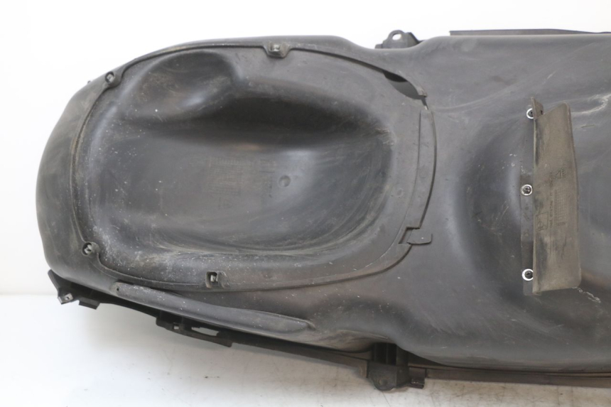 photo de CAJA DEL ASIENTO PIAGGIO X10 125 (2012 - 2017)
