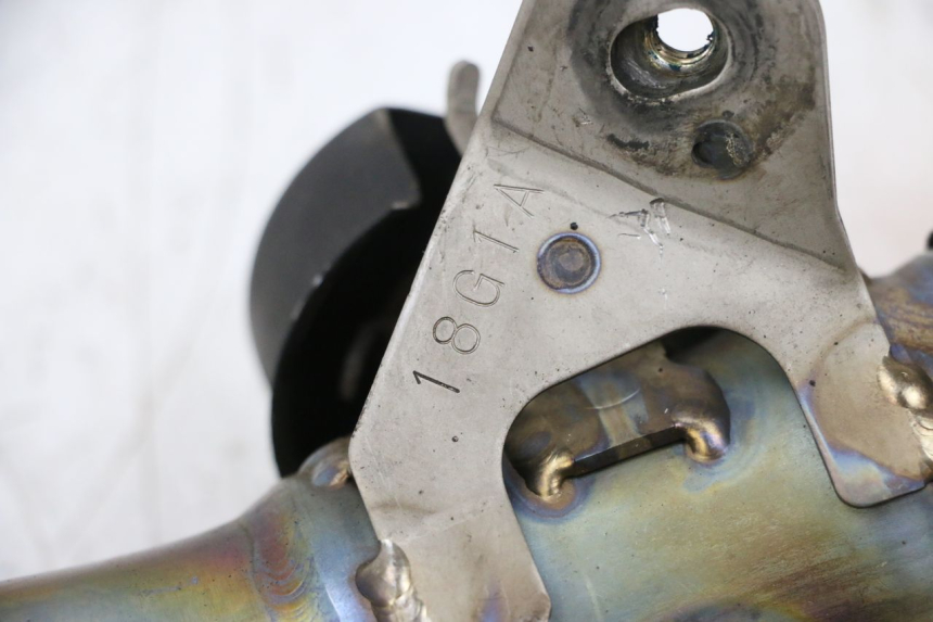 photo de COLECTOR SUZUKI GSXR GSX-R 1000 (2003 - 2004) - Primer plano técnico