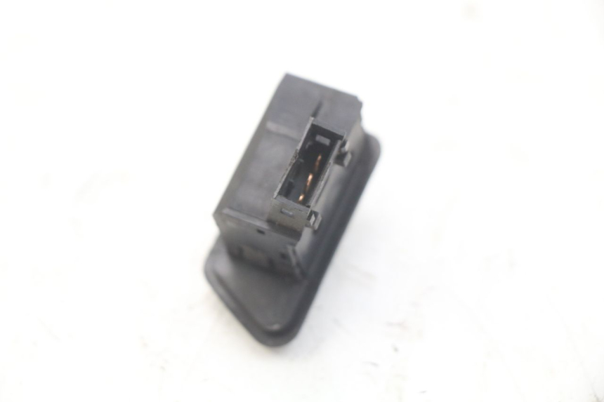 photo de INTERRUPTOR DE INTERMITENTES HONDA FES PANTHEON 2T 125 (1998 - 2002)