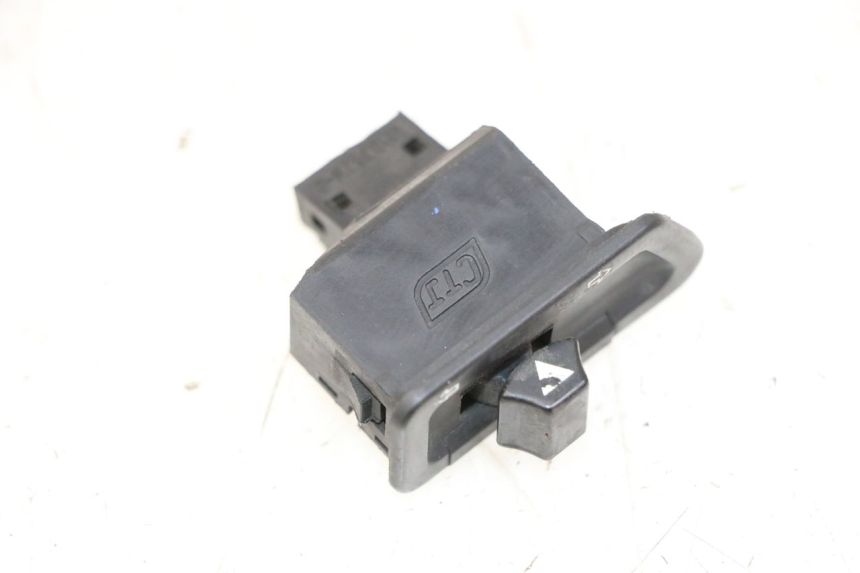 photo de INTERRUPTOR DE INTERMITENTES. SYM FIDDLE 2 50 (2008 - 2013)