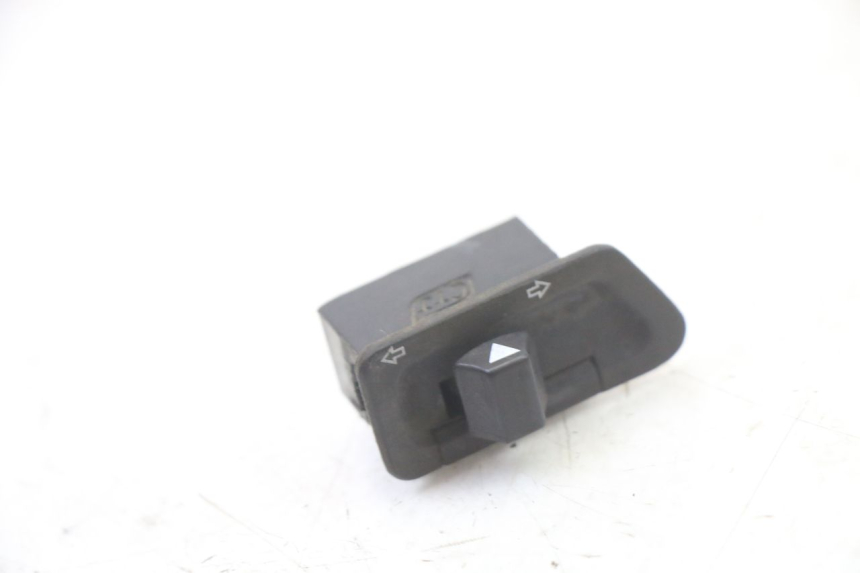 photo de INTERRUPTOR DE INTERMITENTES SYM FIDDLE 3 III 125 (2014 - 2020)