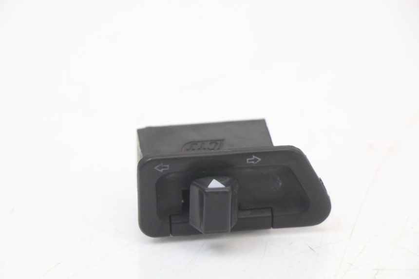 photo de CONMUTADOR INTERMITENTE SYM FIDDLE 3 III 50 (2014 - 2020)