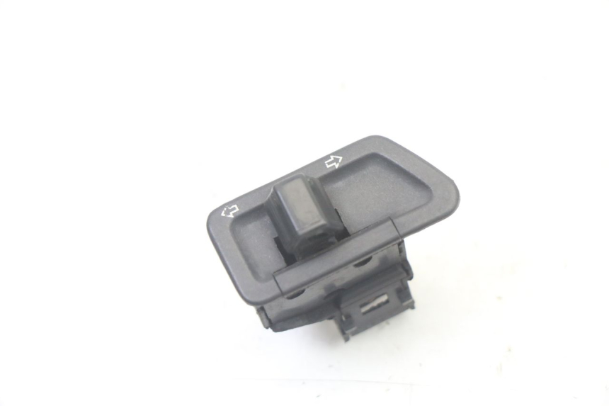 photo de CONMUTADOR INTERMITENTE SYM FIDDLE 125 (2008 - 2010)