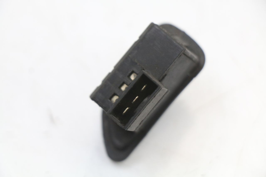 photo de INTERRUPTOR DE INTERMITENTES PIAGGIO FLY 2T 50 (2004 - 2017) - Otra perspectiva