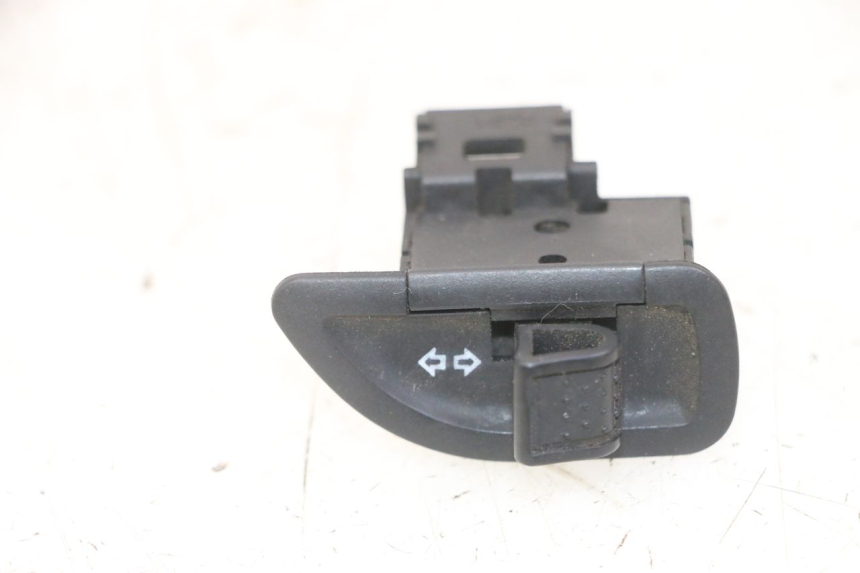 photo de CONMUTADOR INTERMITENTE PIAGGIO IE MP3 YOURBAN 300 (2011 - 2016)