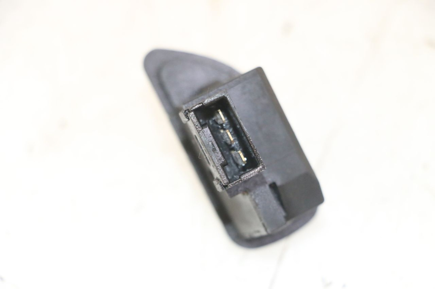 photo de CONMUTADOR INTERMITENTE PIAGGIO MP3 LT 300 (2010 - 2016)