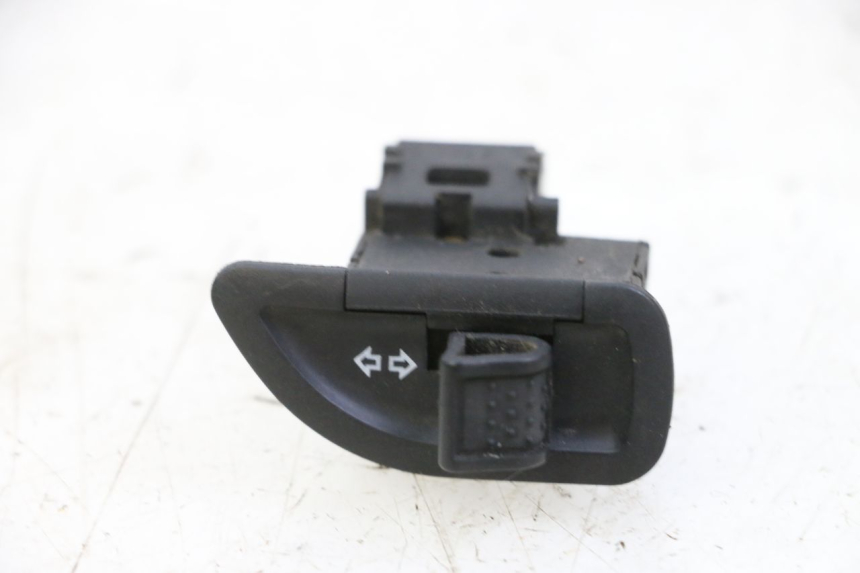 photo de CONMUTADOR INTERMITENTE PIAGGIO MP3 500 (2014 - 2016)