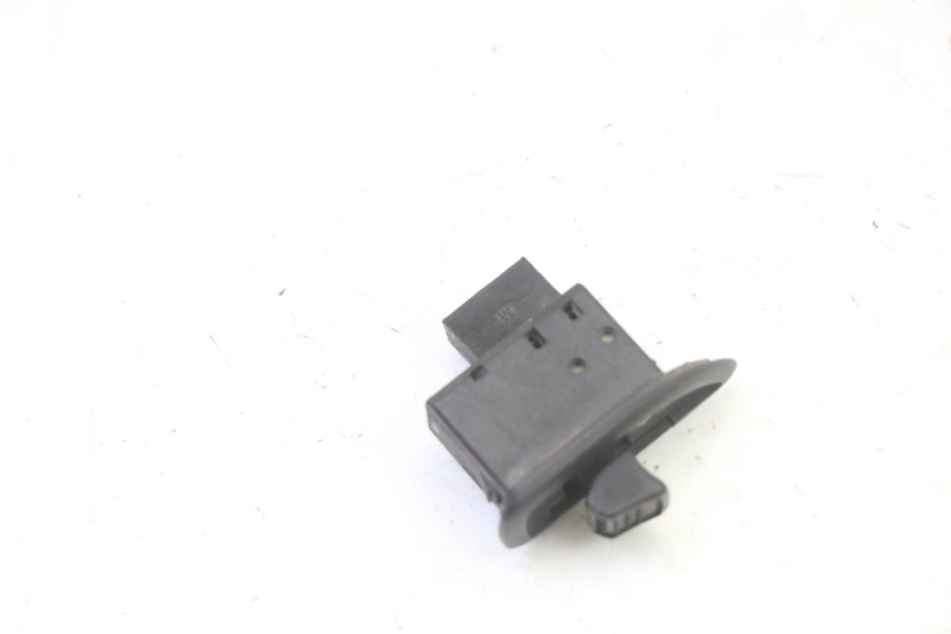 photo de INTERRUPTOR DE INTERMITENTES PIAGGIO MP3 RL 250 (2007 - 2010)