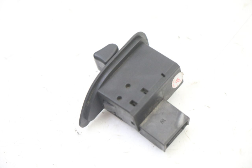 photo de INTERRUPTOR DE INTERMITENTES PIAGGIO NEW TYPHOON 50 (2018 - 2021)