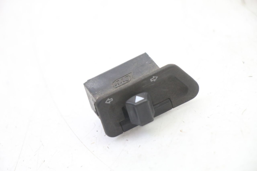 photo de INTERRUPTOR DE INTERMITENTES SYM ORBIT 2 4T 50 (2008 - 2017)