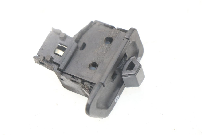 photo de INTERRUPTOR DE INTERMITENTES SYM ORBIT III 3 4T 50 (2018 - 2021)
