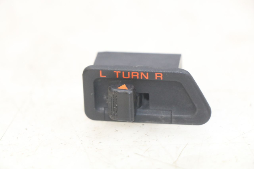 photo de INTERRUPTOR DE INTERMITENTES PEUGEOT SV 125 (1991 - 1994)