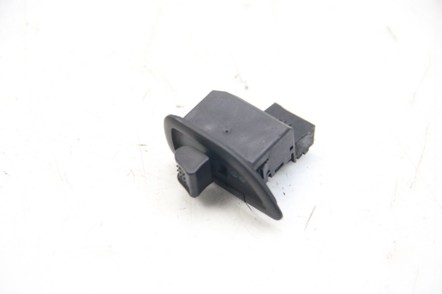 photo de INTERRUPTOR DE INTERMITENTES PIAGGIO BEVERLY 125 (2010 - 2015)