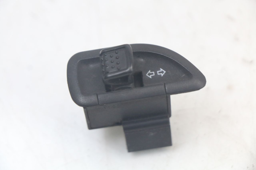 photo de INTERRUPTOR DE INTERMITENTES. PIAGGIO LIBERTY 125 (2009 - 2013)