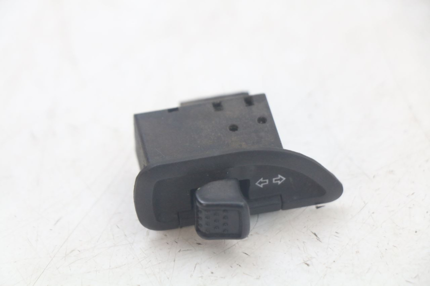 photo de INTERRUPTOR DE INTERMITENTES. PIAGGIO LIBERTY 125 (2009 - 2013)