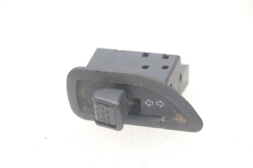 photo de INTERRUPTOR DE INTERMITENTES PIAGGIO LIBERTY 4T 50 (2004 - 2008)