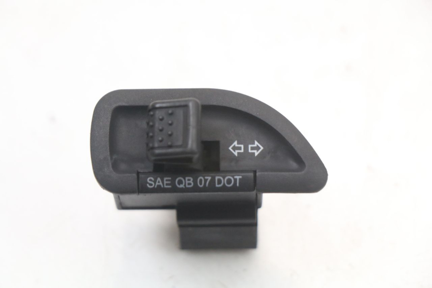 photo de INTERRUPTOR DE INTERMITENTES PIAGGIO LIBERTY 4T 50 (2004 - 2008)